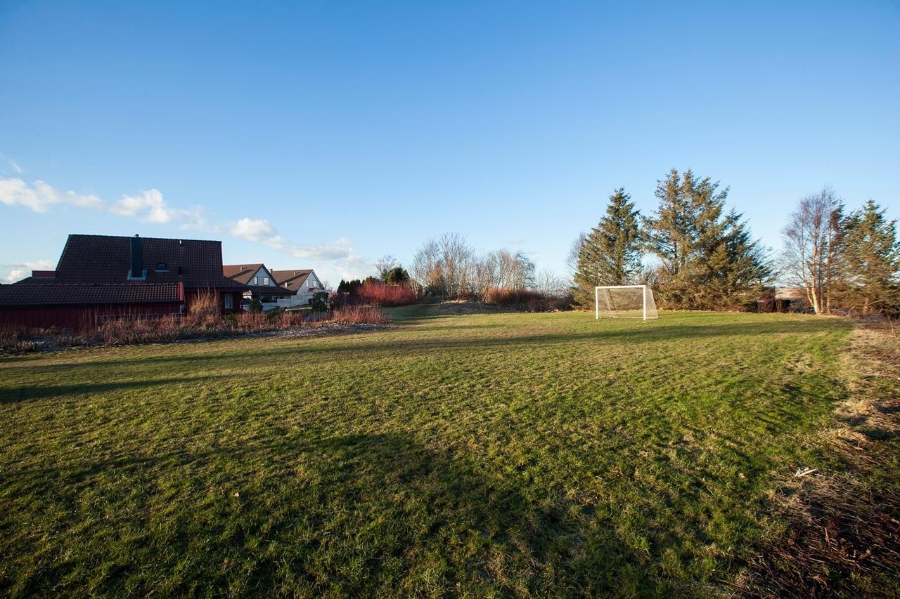 Barnevennelig område med kort vei til lekeplasser og friområder Galleribilde