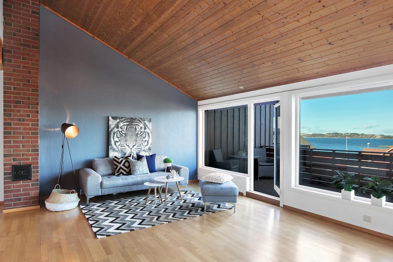 Stue med utgang til veranda med fantastisk utsikt Galleribilde