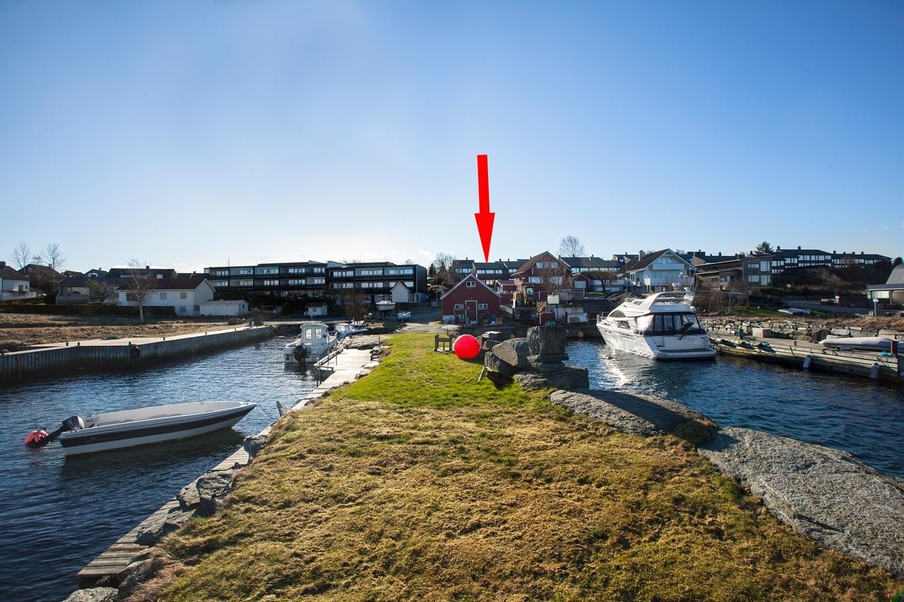 Liten spasertur ned til nærmeste båthavn Galleribilde