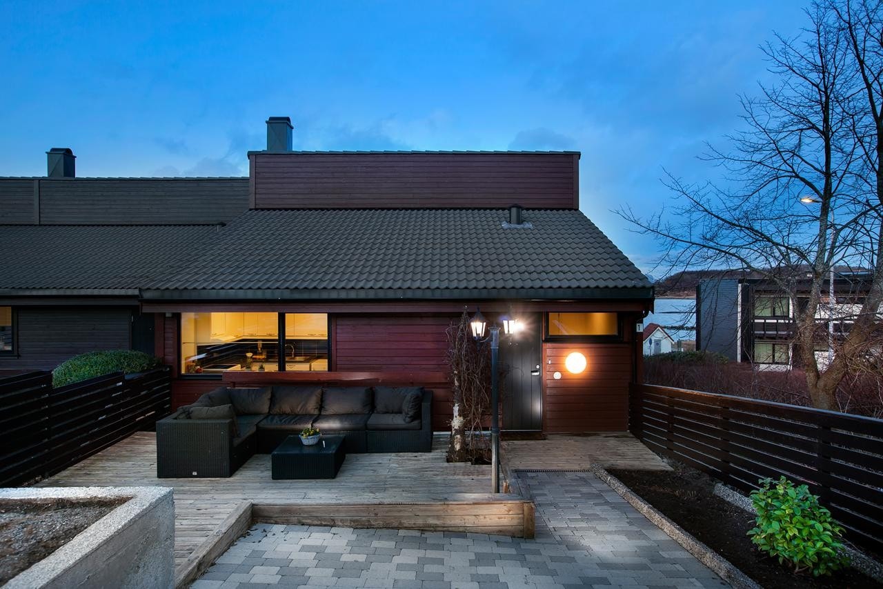 Notar v/Lillian Tunge har gleden av å presentere Skeiestraen 1. Velkommen til en hyggelig visning! Galleribilde