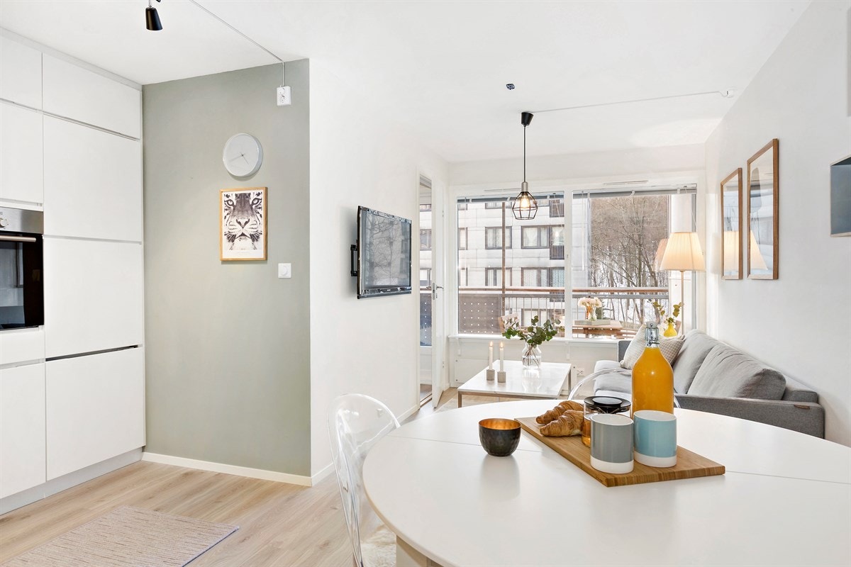 Velkommen til Hovseterveien 84, presentert av Sindre Mehus og Eie avd. Røa Galleribilde