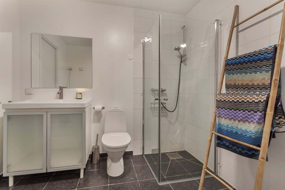 - Pent flislagt bad - Galleribilde