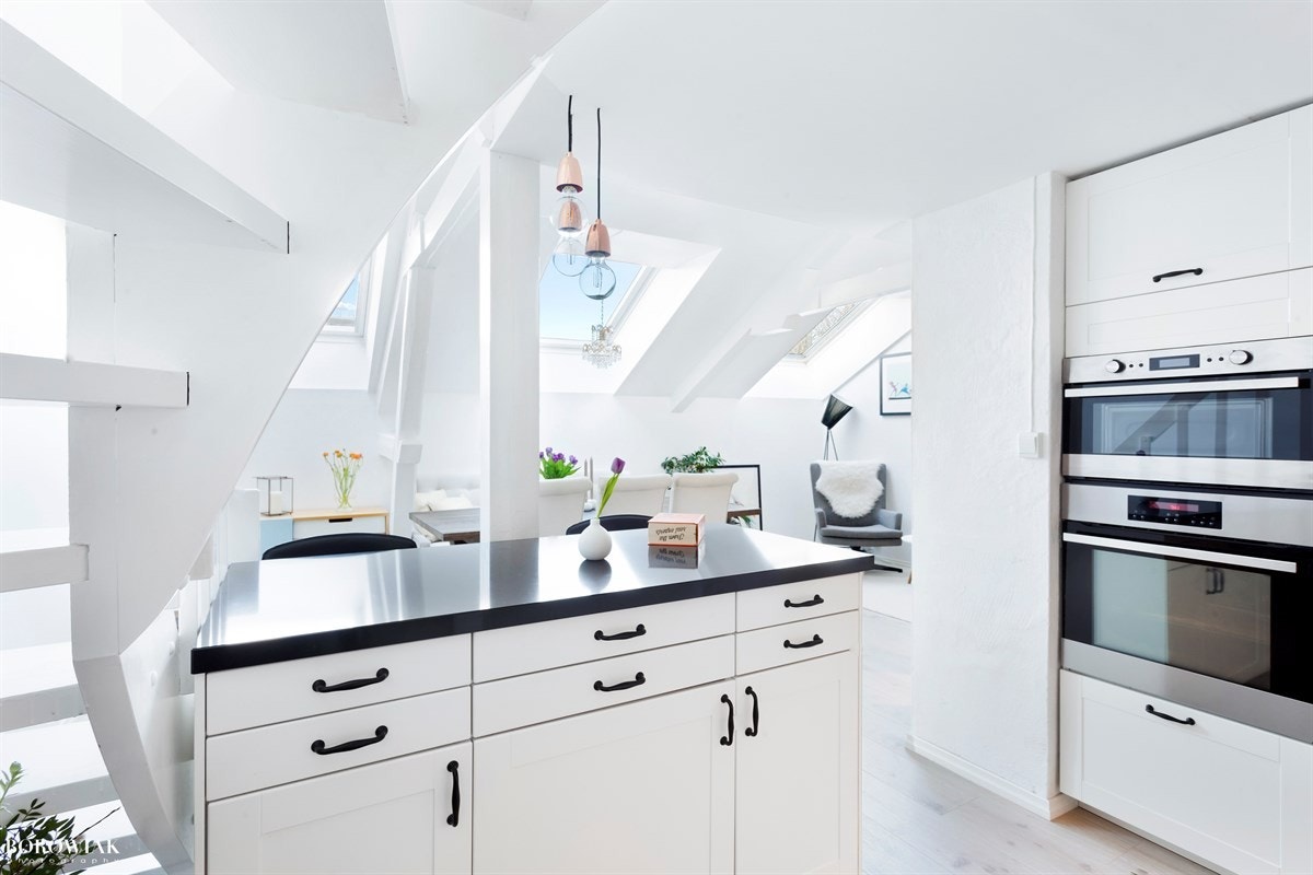 Godt med skap- og benkeplass Galleribilde