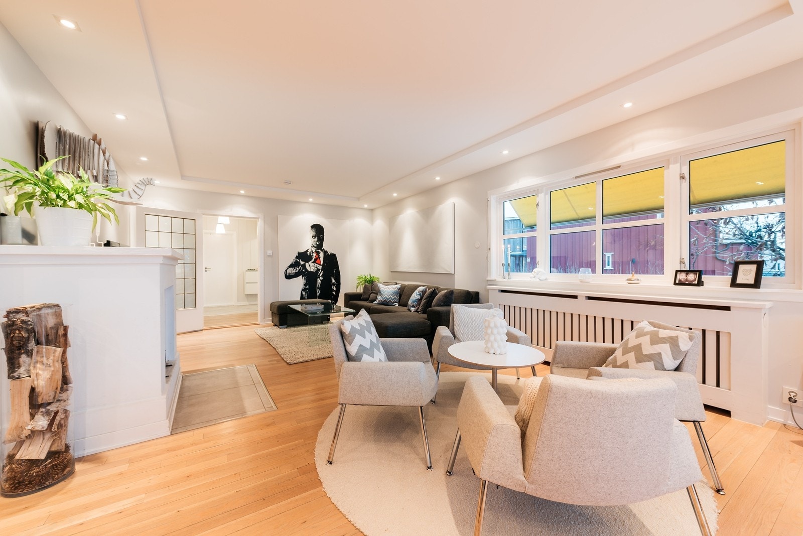 Boligen fremstår som lys og moderne Galleribilde