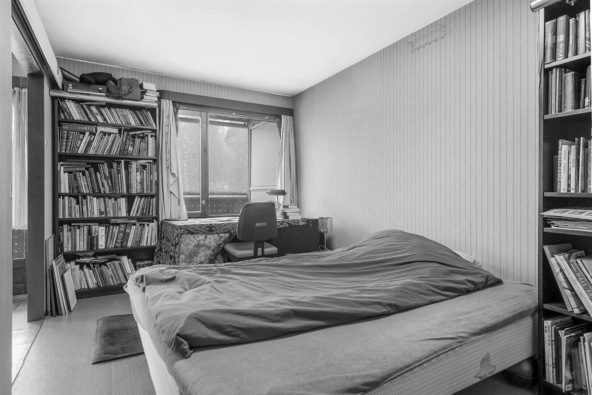 Soverommet har god plass til bred dobbeltseng og kontorplass. Galleribilde