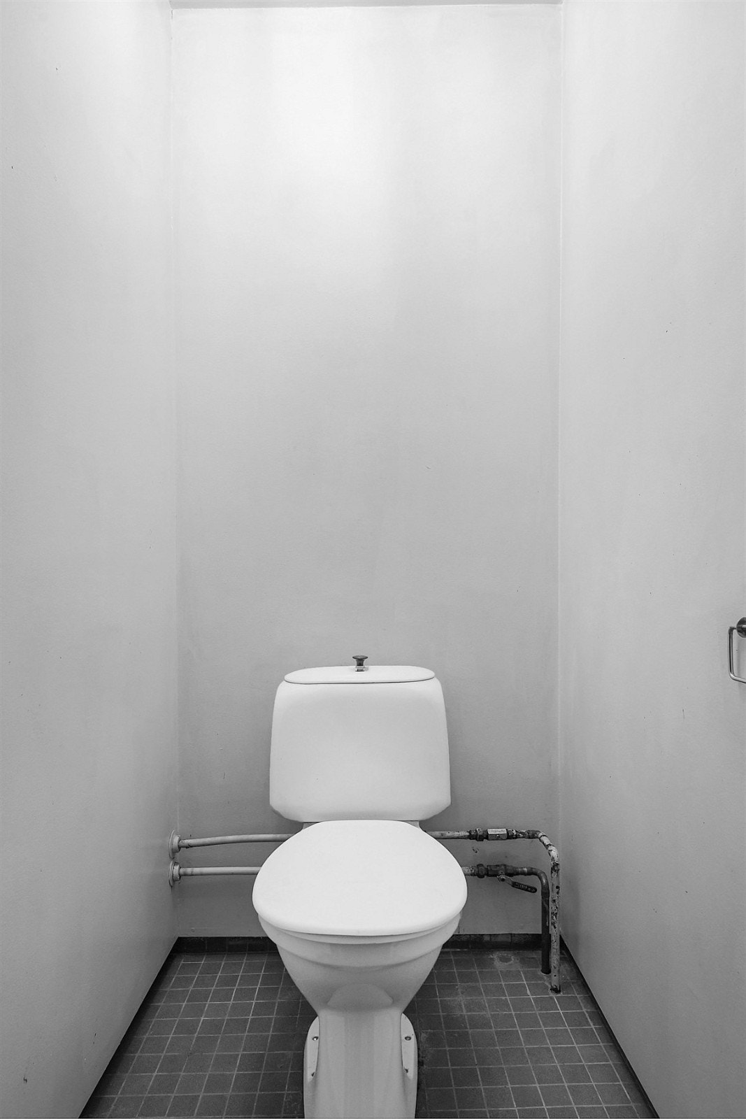 Separat toalett-rom med wc inne på badet. Galleribilde