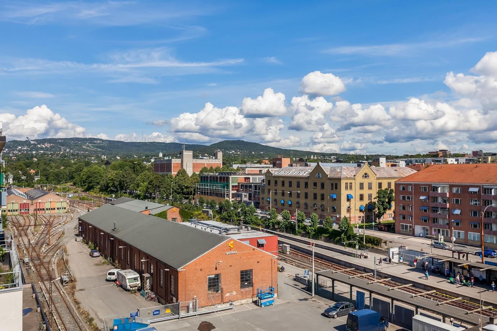 Majorstuen T-Bane ligger innen kort gange fra eiendommen. Galleribilde