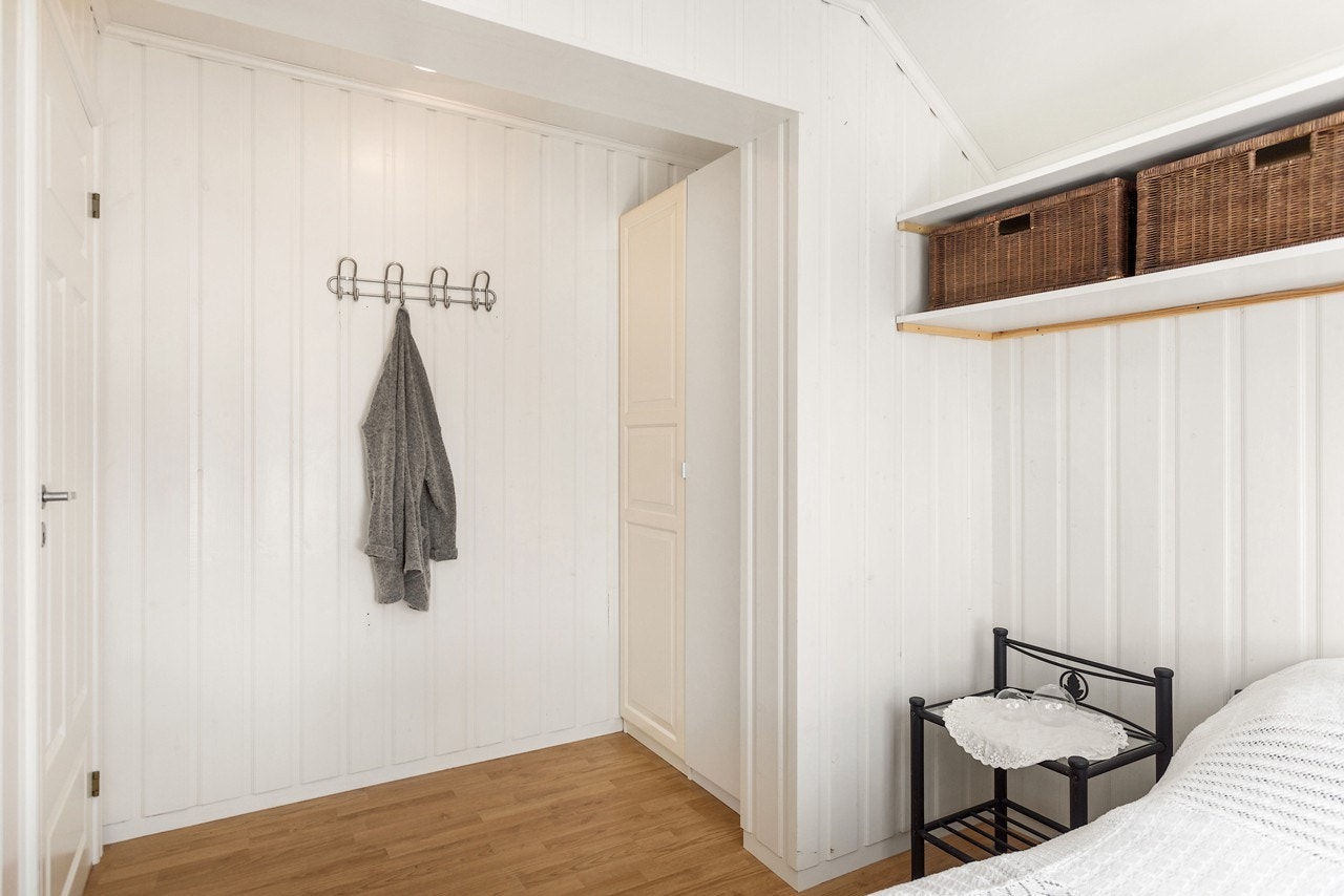 Det er også etablert en egen praktisk nisje for garderobeløsning i tilknytning til soverommet Galleribilde