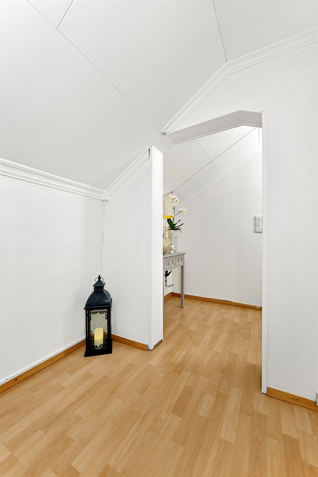 I andre etasje er det to soverom og et bad. Galleribilde