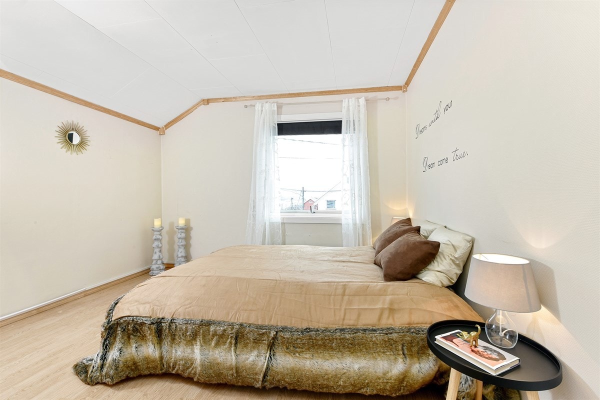 Soverom 3 med plass for garderobeløsning. Galleribilde