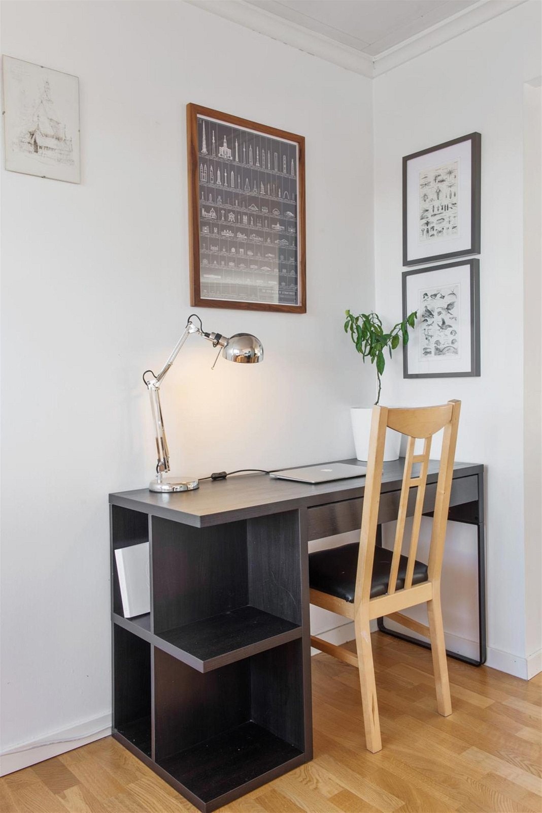 Trivelig plass til arbeidspulten. Galleribilde