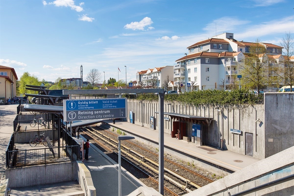 Kun 5 minutters gange til T-bane på Hovseter. Galleribilde