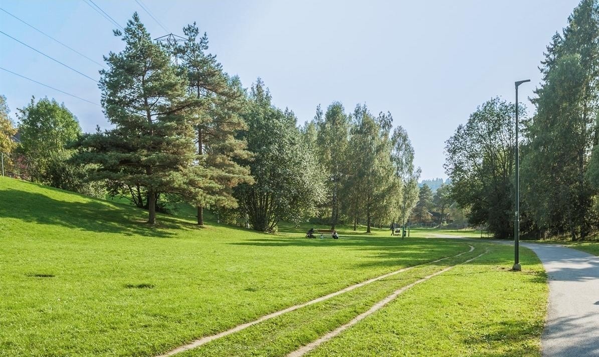 Borettslaget er omkranset av grønne arealer. Galleribilde