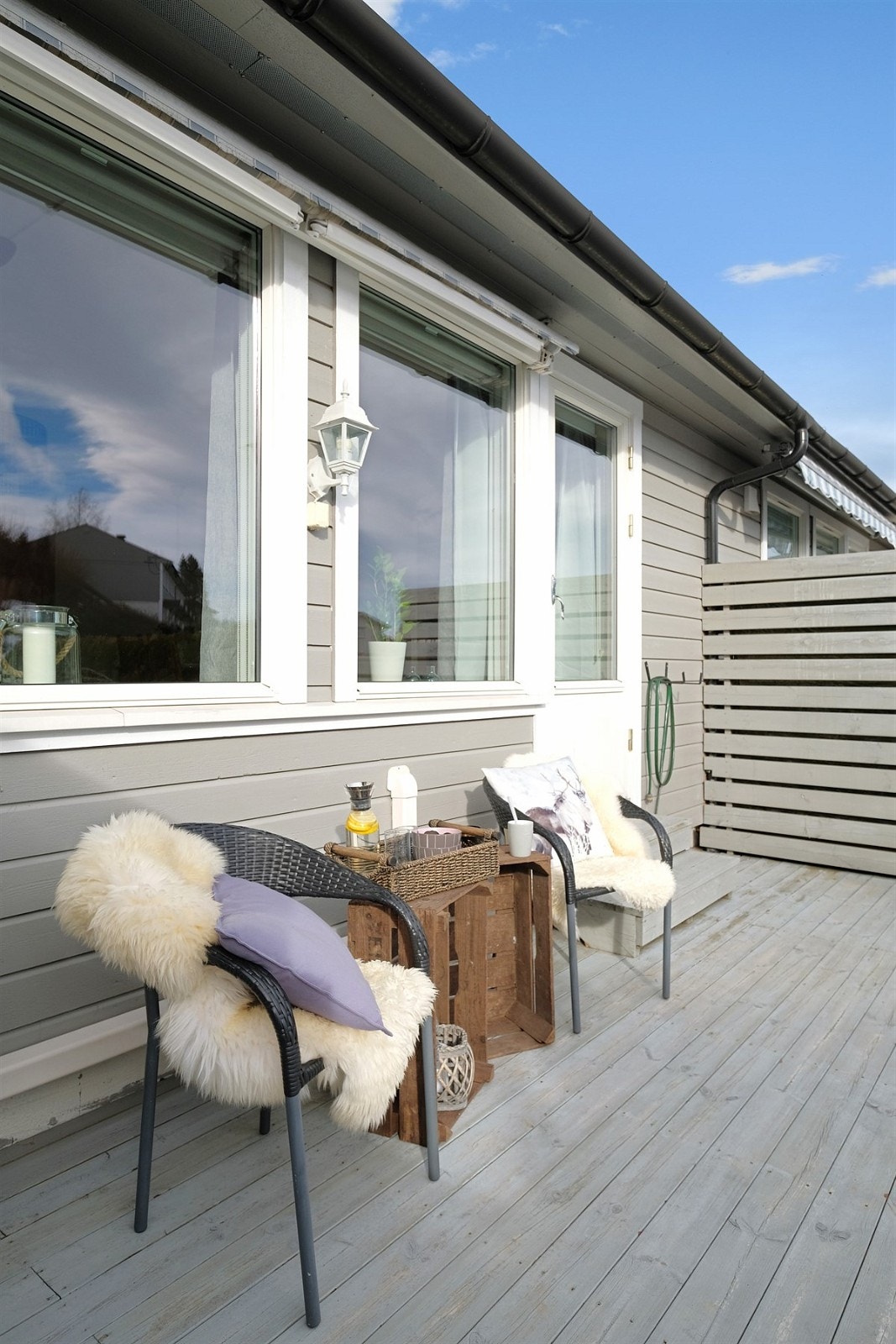 Lun og deilig uteplass. Galleribilde