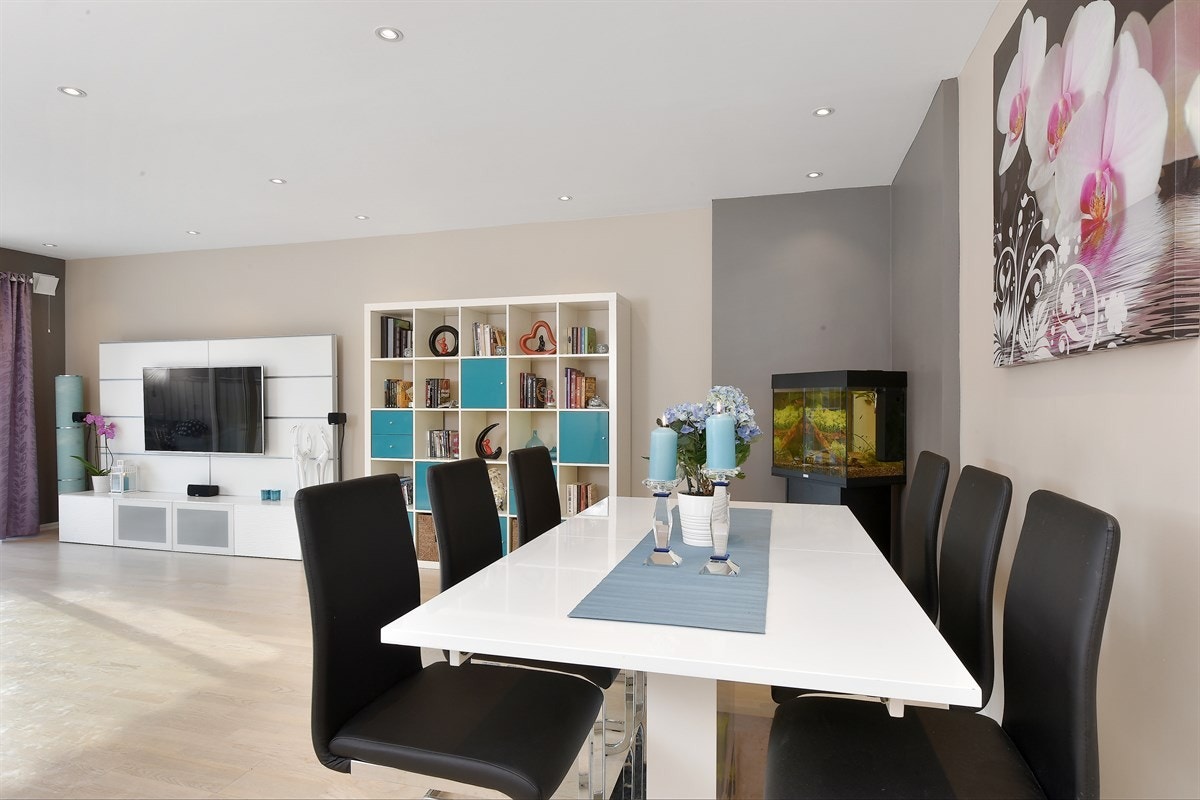 Det er i tillegg plass for spisebord i stuen. Galleribilde