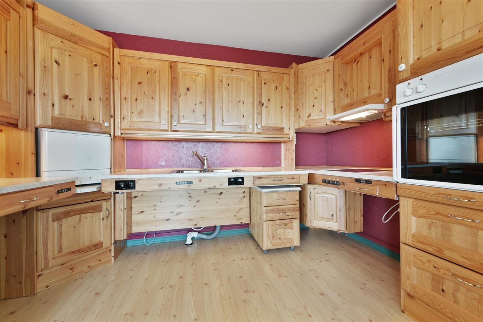 God skap- og benkeplass. Galleribilde