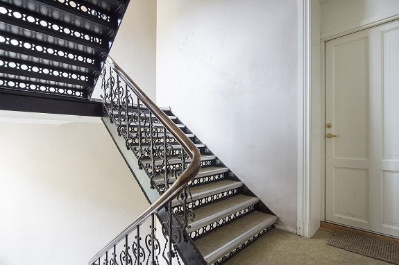 Oppgangen er under oppussing. Galleribilde