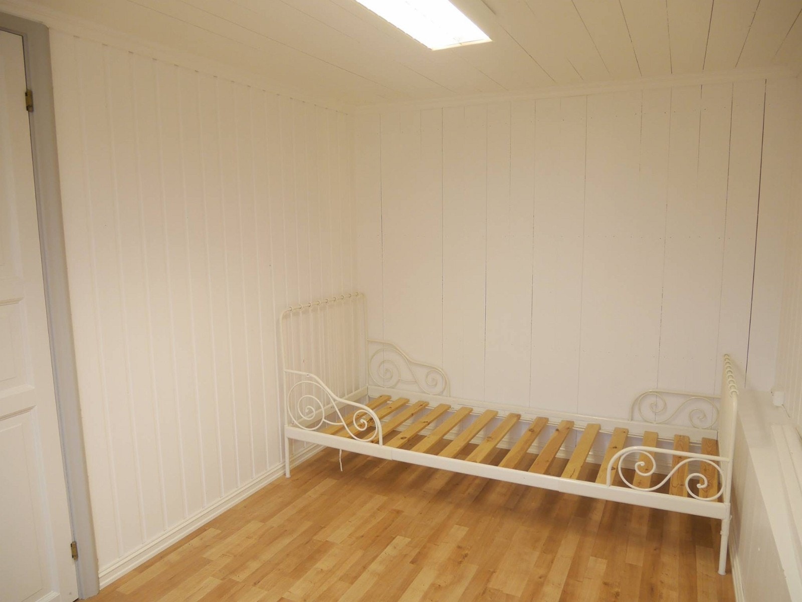 Soverom II Seng følger ikke med. Men det er to nyere løse senger. Galleribilde