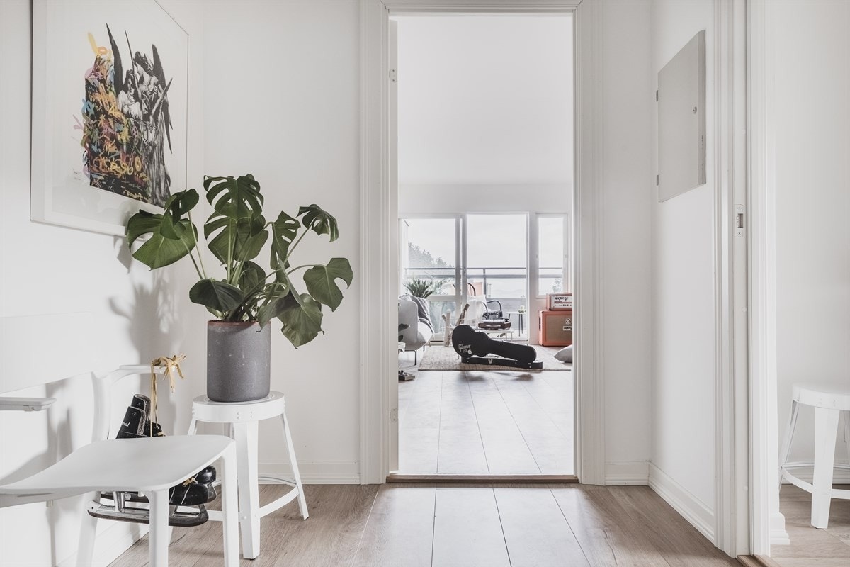 Entreen gir et godt førsteinntrykk og allerede her ser man hvilken flott leilighet dette er. Galleribilde