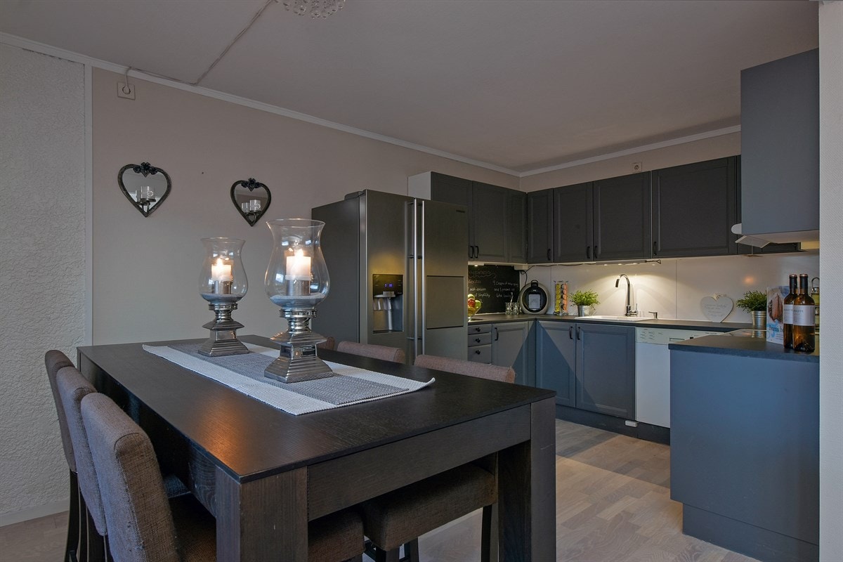 Kjøkkenet er pent og moderne. Galleribilde