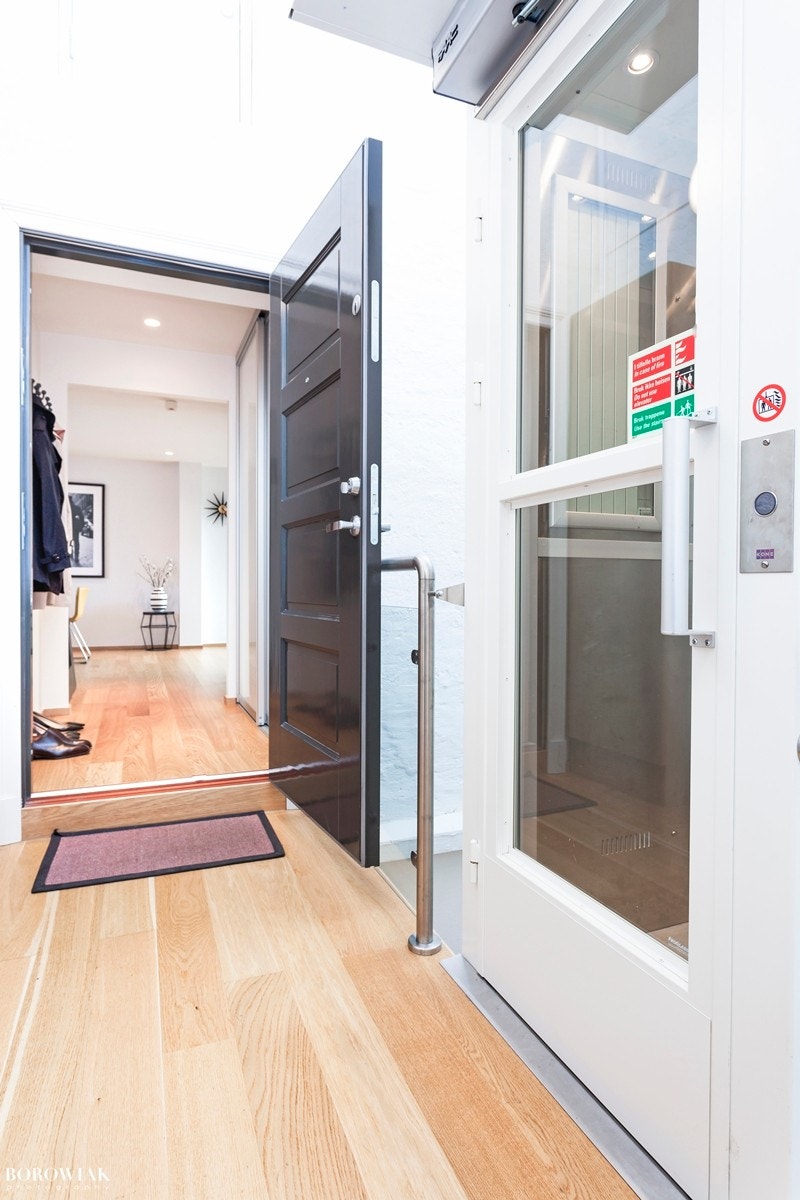 Velkommen inn til Frederik Stangs gate 46C- heis rett opp til leiligheten Galleribilde