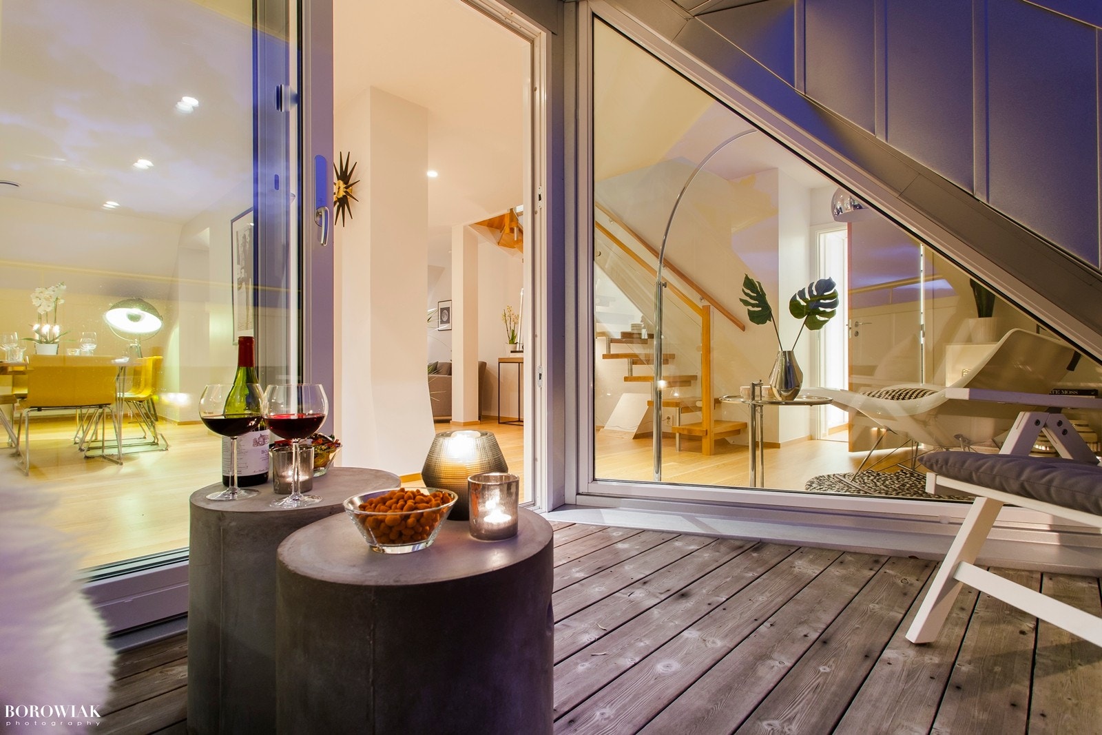 Velkommen ut til den moderne og vestvendte terrassen Galleribilde