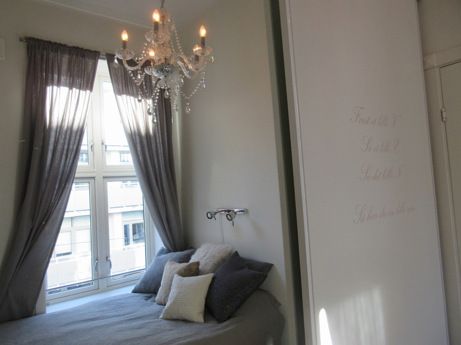 Skyvedørsskap på soverommet Galleribilde