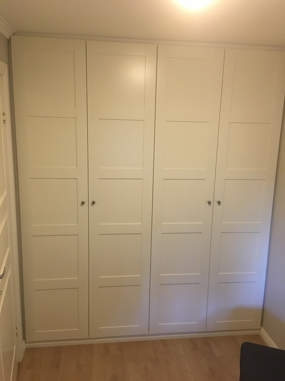 Garderobeskap på soverom Galleribilde