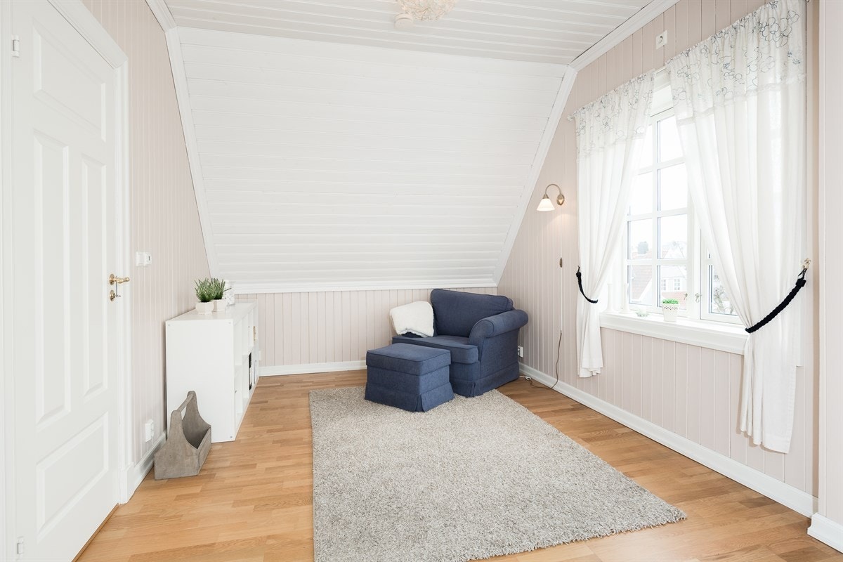 Opprinnelig var det to soverom i 2. etasje - Dette kan ved enkle grep tilbakeføres Galleribilde