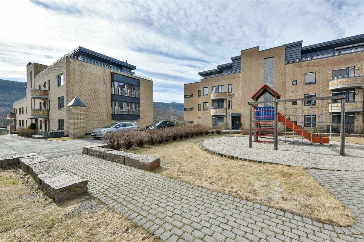 Det er også en lekeplass på tomten. Galleribilde