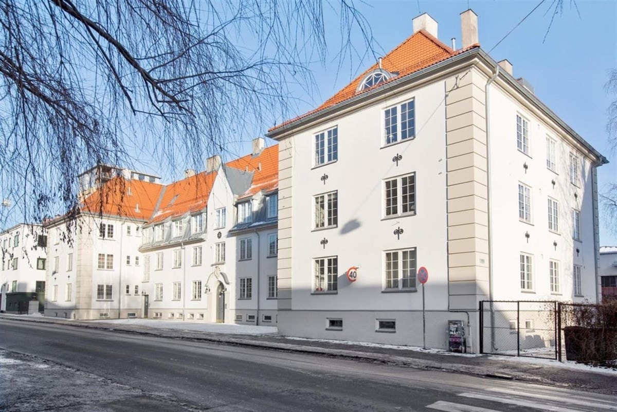 Fasaden og taket ble nettopp rehabilitert i regi av aksjelaget. Galleribilde