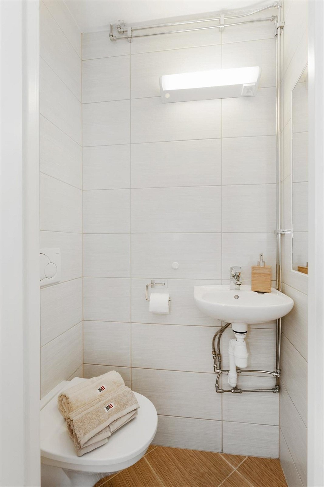 Praktisk wc i hovedetasjen. Galleribilde