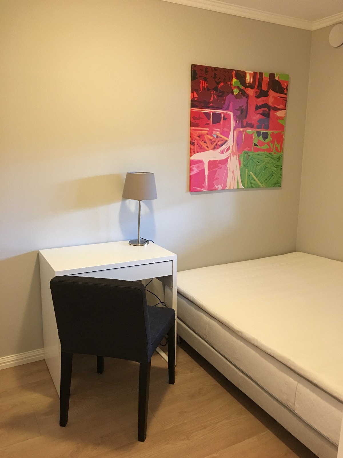 Soverom med dobbeltseng Galleribilde