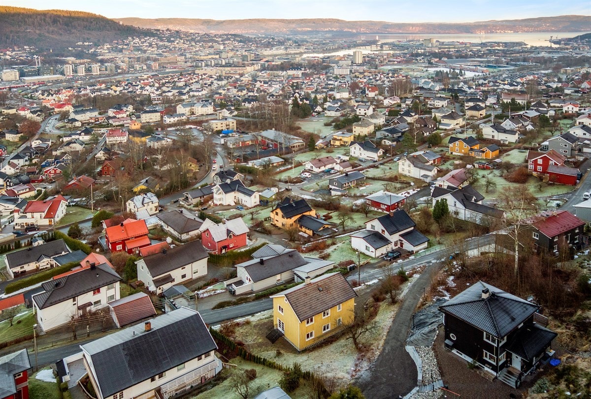 Eiendommen har en fantastisk utsikt over nærområdet og Drammen. Galleribilde