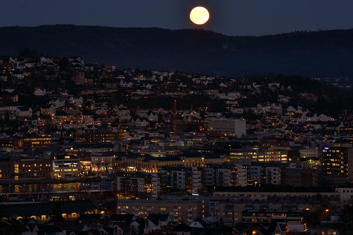Eiendommen har en fantastisk utsikt over Drammen og Lierdalen. Galleribilde