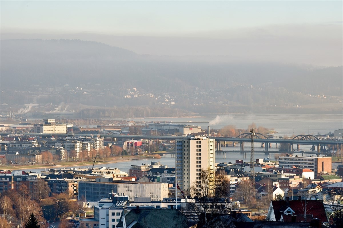 Eiendommen har en fantastisk utsikt over Drammen og Lierdalen. Galleribilde