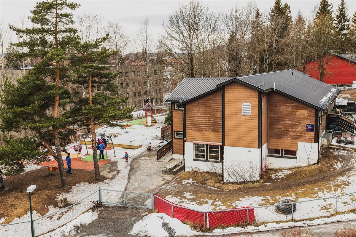 I Hovseterveien 64 C vil du bo i et veletablert og fredfylt nabolag på Hovseter med umiddelbar nærhet til flere barnehager, skoler på alle trinn samt et bredt utvalg av fritidsaktiviteter. Galleribilde