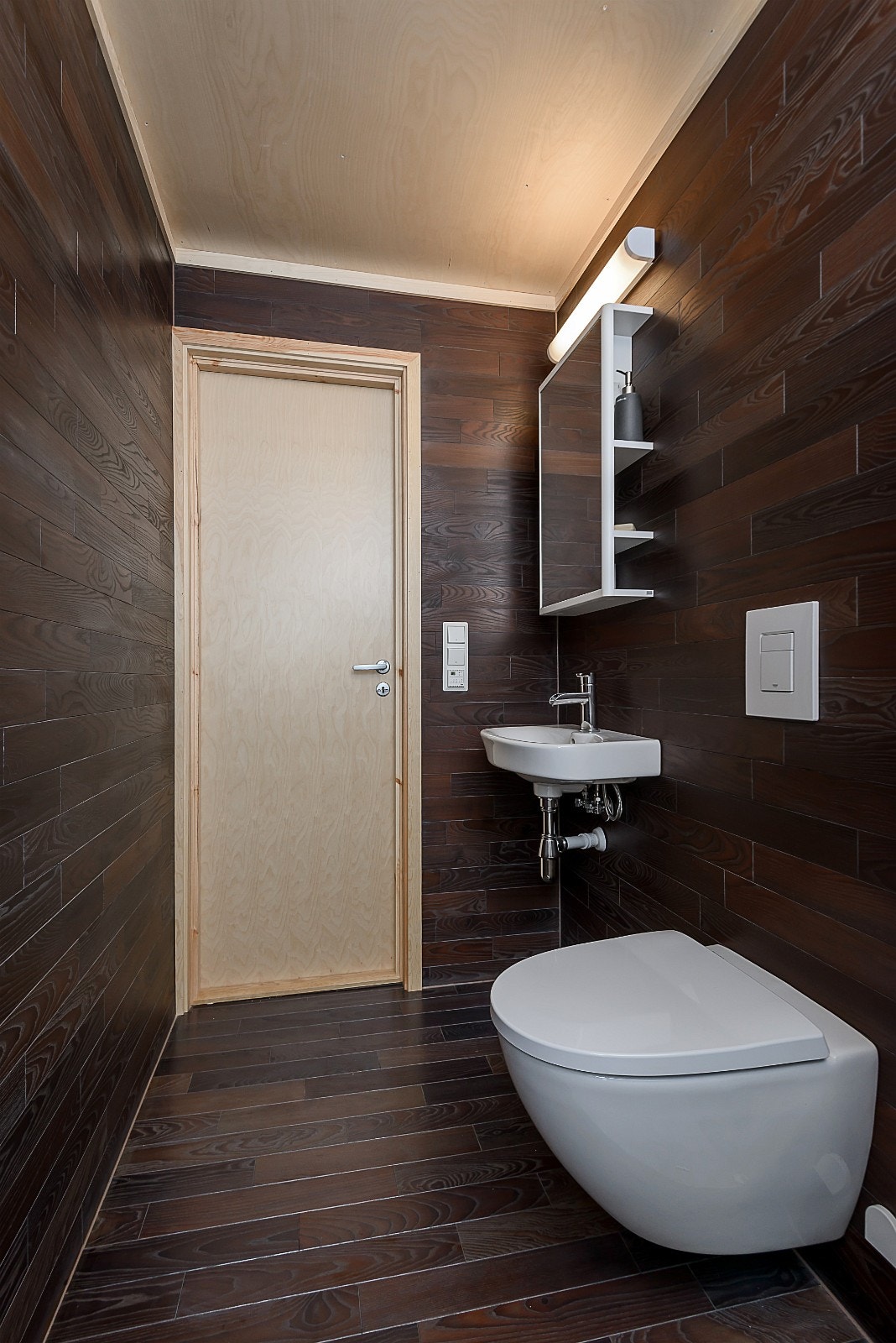 Badet fremstår moderne og delikat. Bilde fra visningshytte. Galleribilde