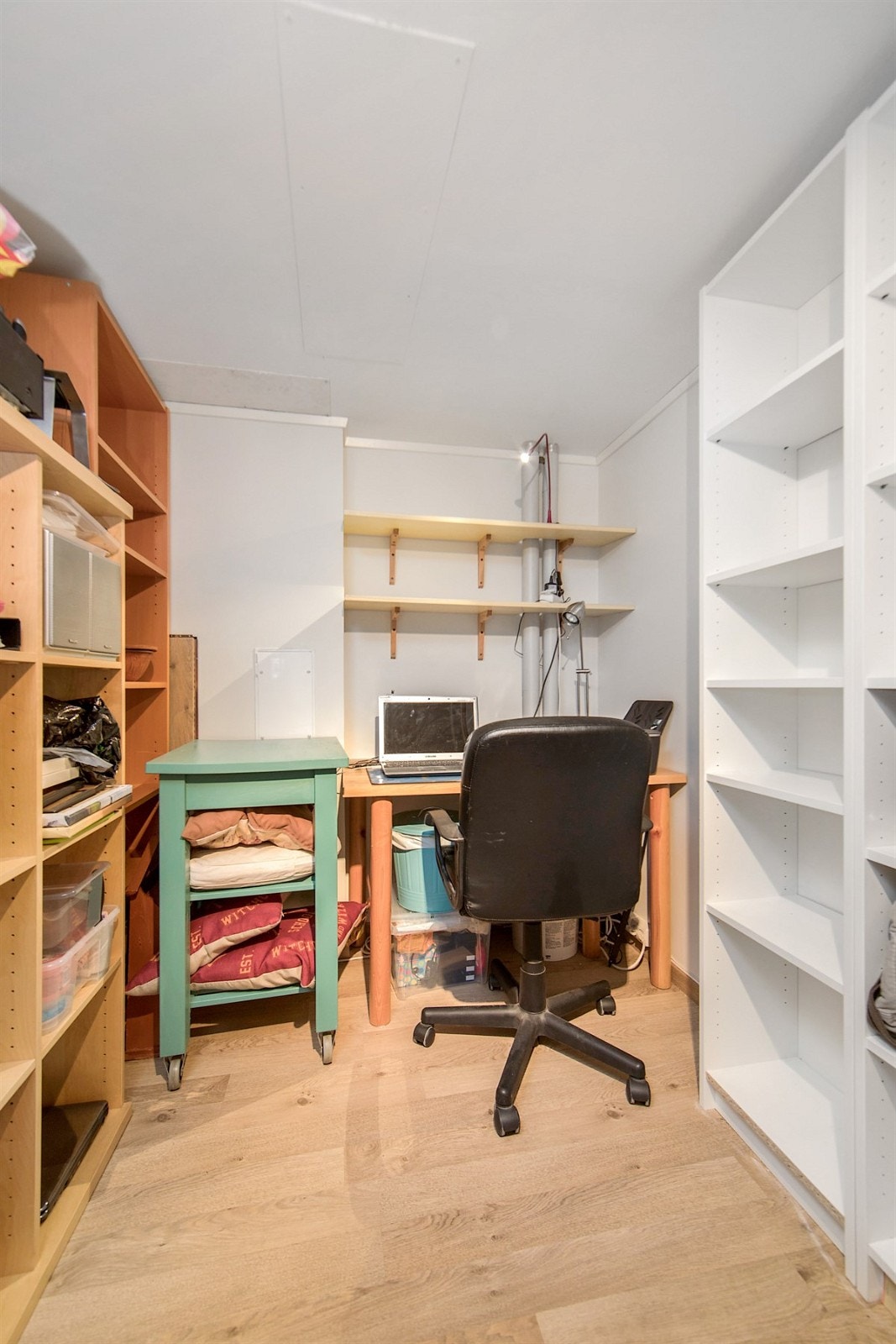 Kontor i underetasjen. Galleribilde