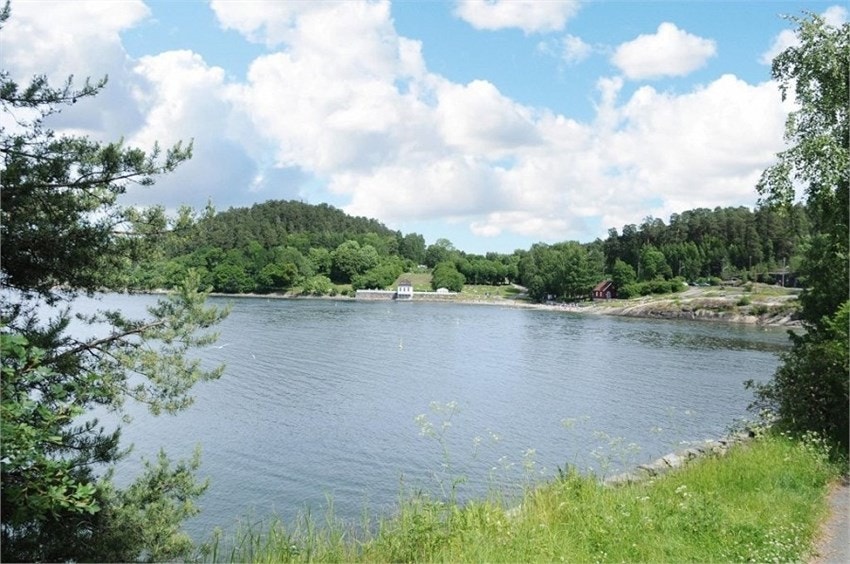 Det er gangavstand til populære Hvervenbukta. Galleribilde