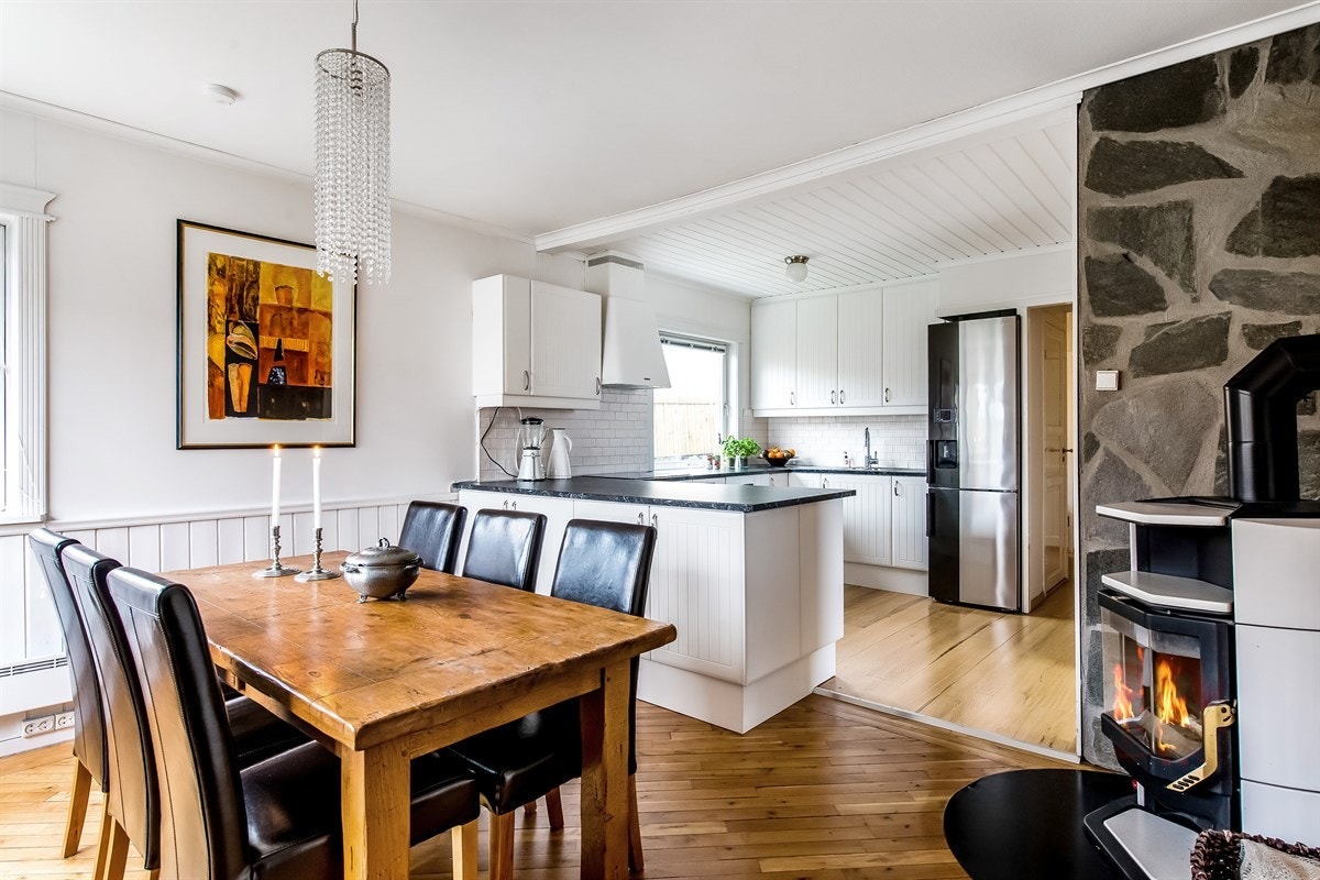 Vedovnen på kjøkkenet. Galleribilde