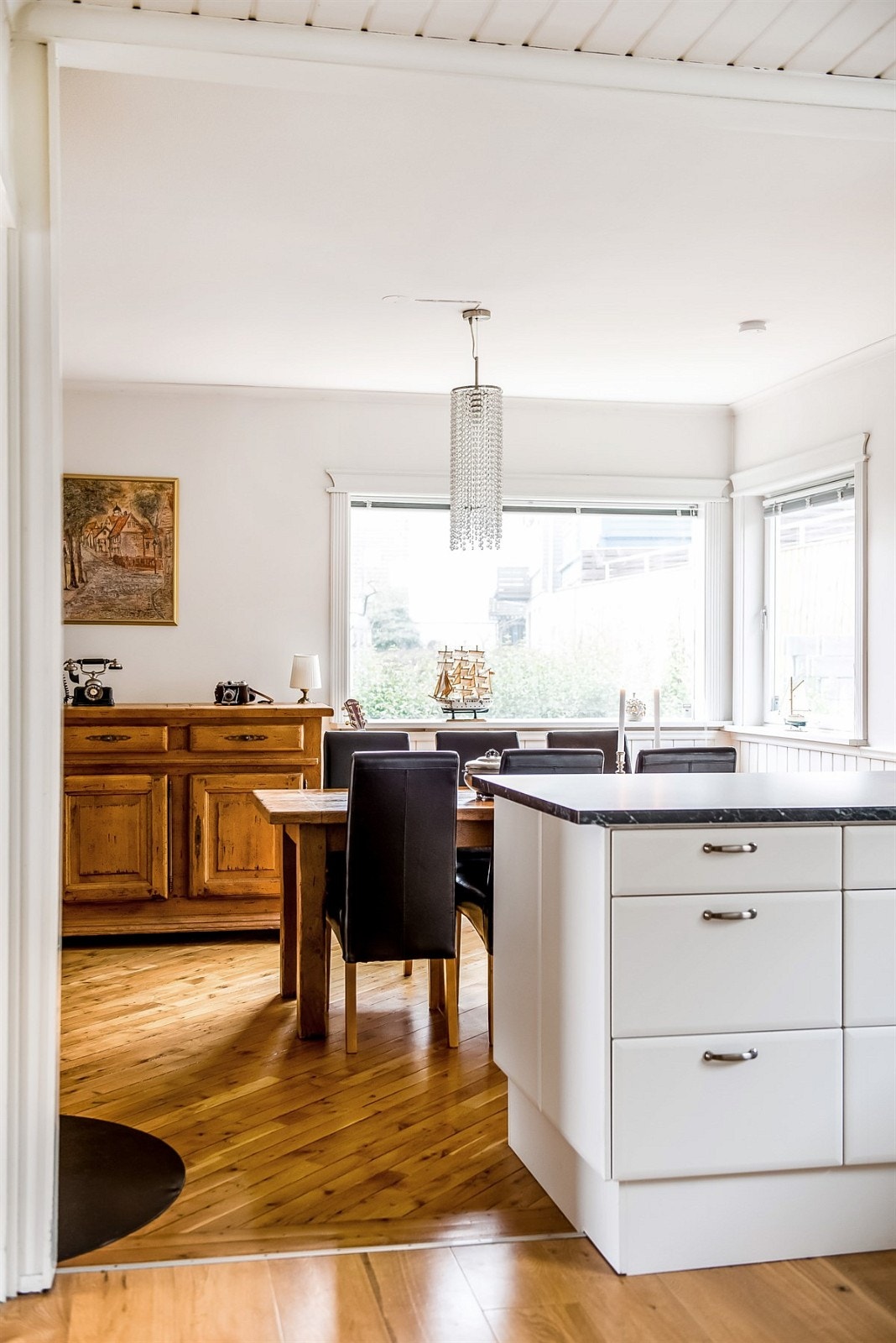 God skap og benkeplass. Galleribilde