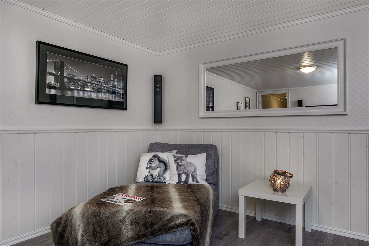 Denne stuen har pipeløp som kan gi mulighet for ildsted. Galleribilde