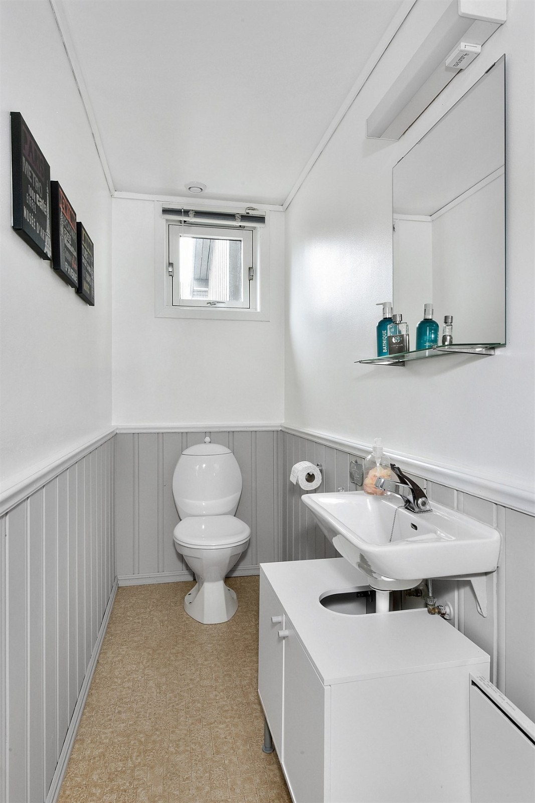 I underetasjen er det eget WC-rom. Galleribilde