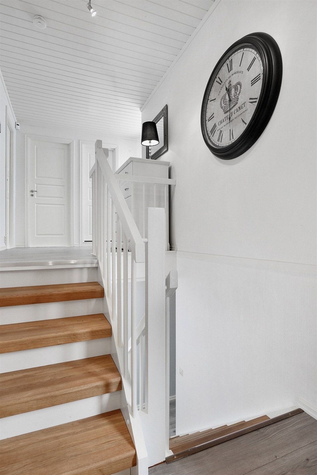 Trapp ned til boligens underetasje. Galleribilde