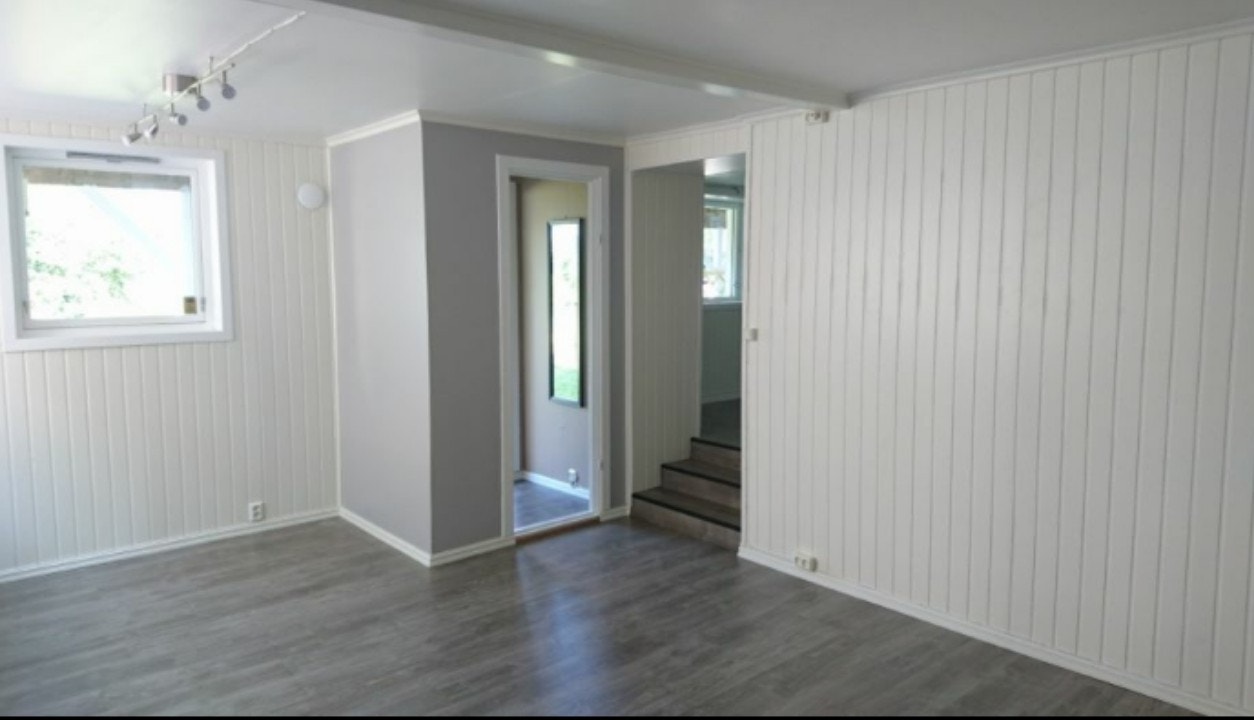 Stue mot gang Galleribilde