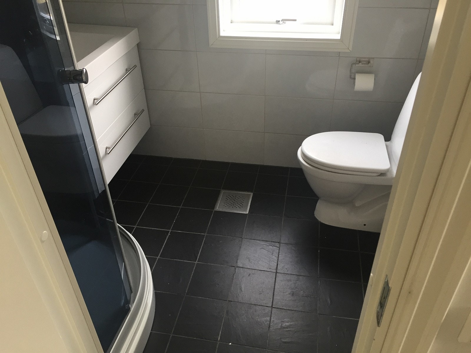 Bad 1. etasje Galleribilde