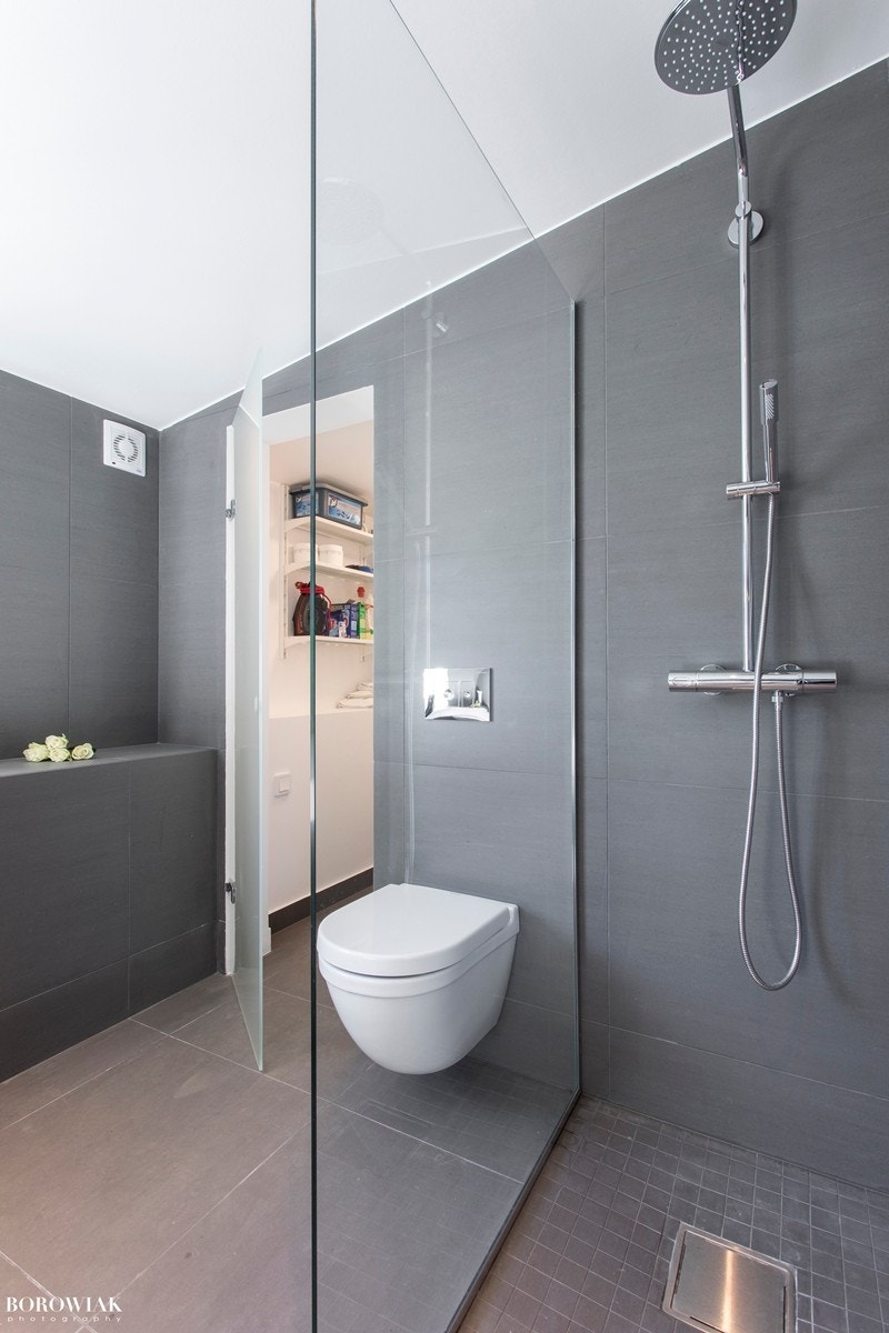 Lekkert flislagt bad med 60x60 fliser Galleribilde