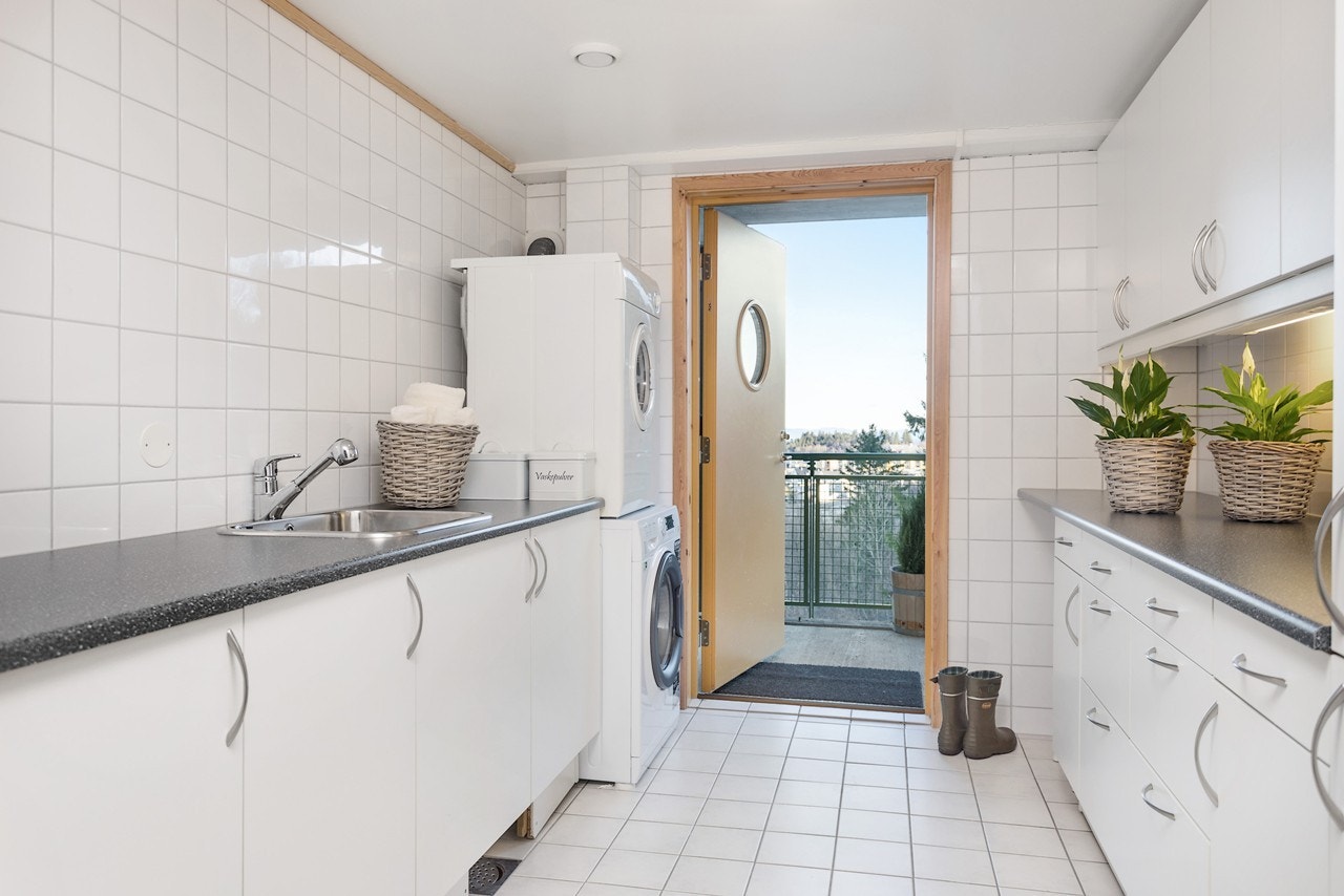 Vaskerom Galleribilde