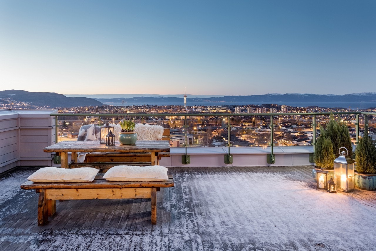 Trivsel på den særdeles romslige terrassen Galleribilde